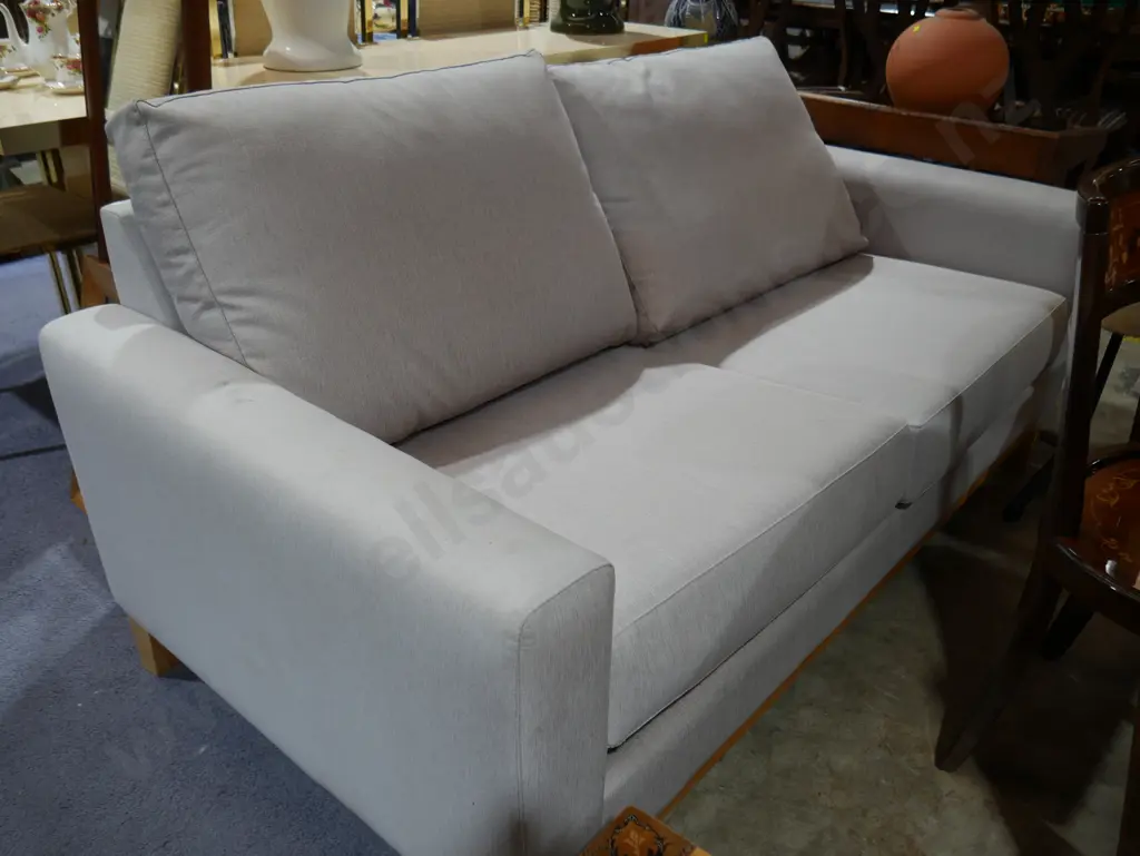Settee Image 1++