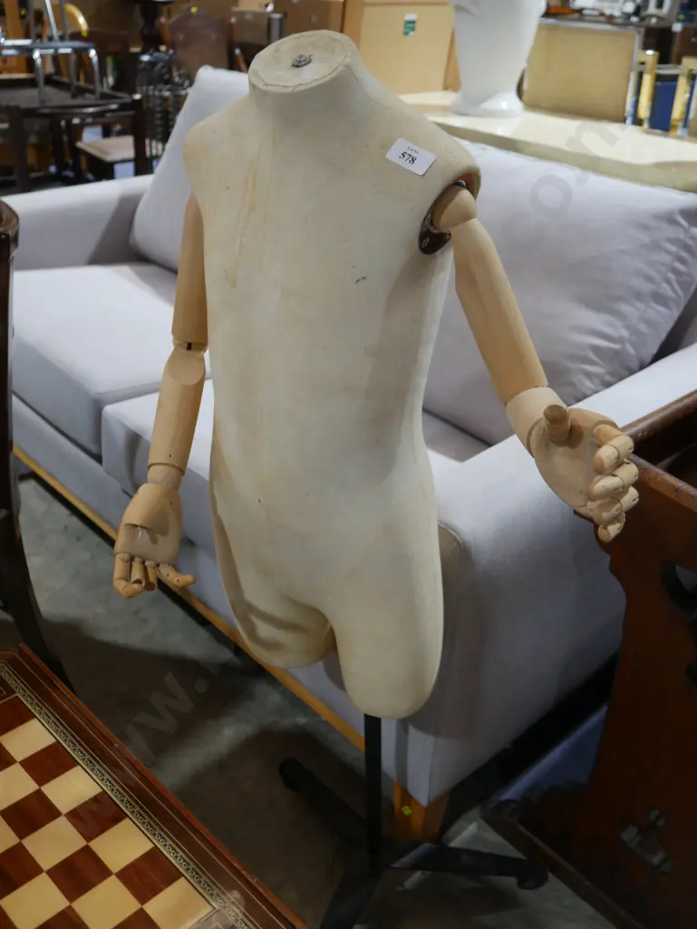 Child manaquin Image 1++