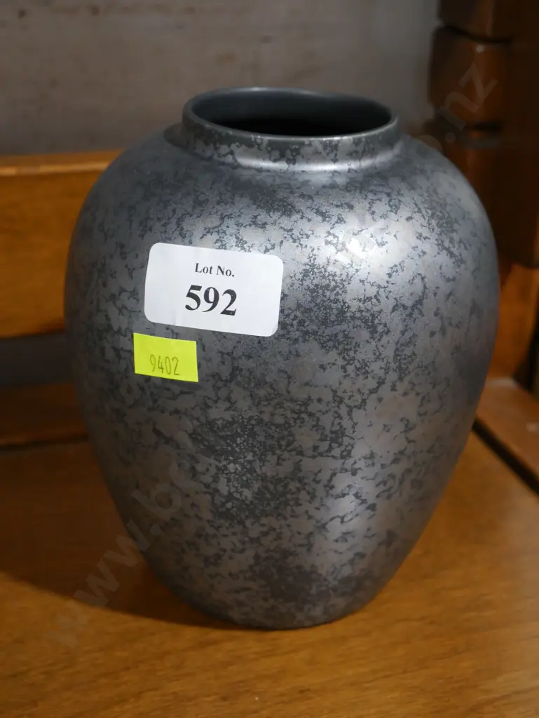 Poole vase Image 1++