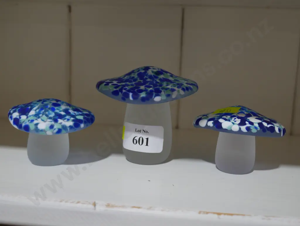 3 glass mushrooms Image 1++