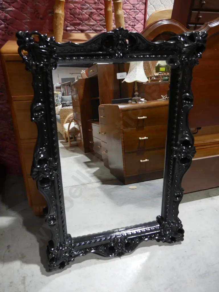 Black framed mirror Image 1++