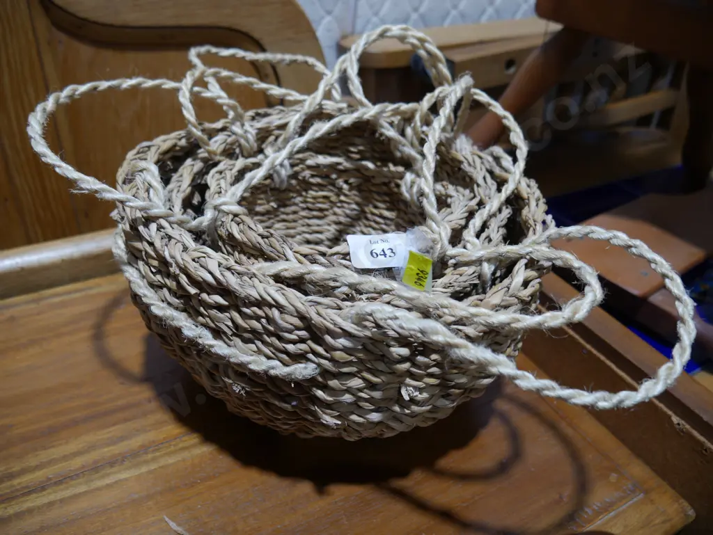 Hanging baskets Image 1++