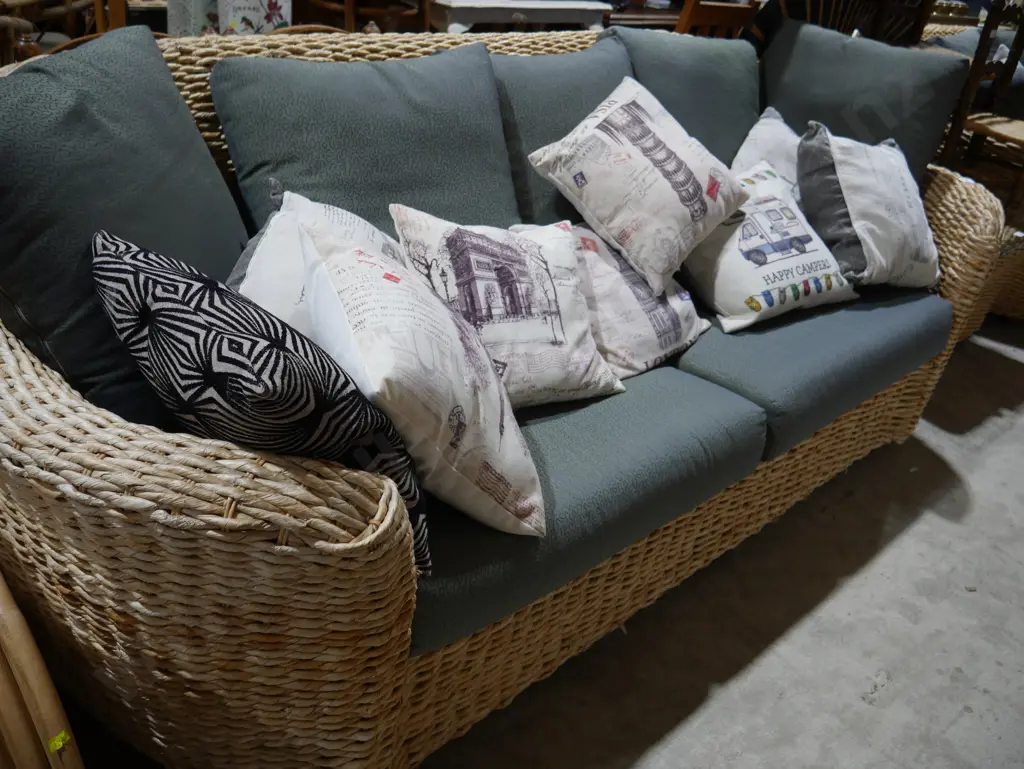 Seagrass settee Image 1++