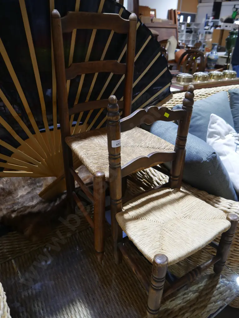 2 seagrass seated chairs Image 1++