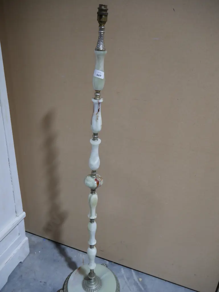 Onyx standard lamp Image 1++