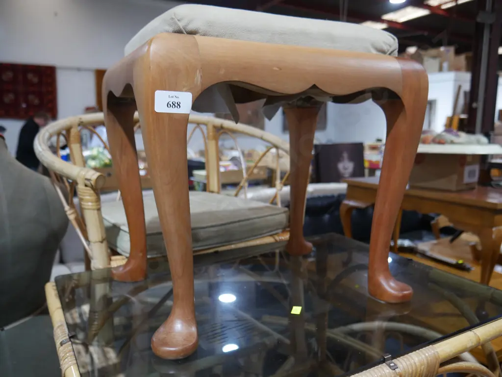 Stool Image 1++
