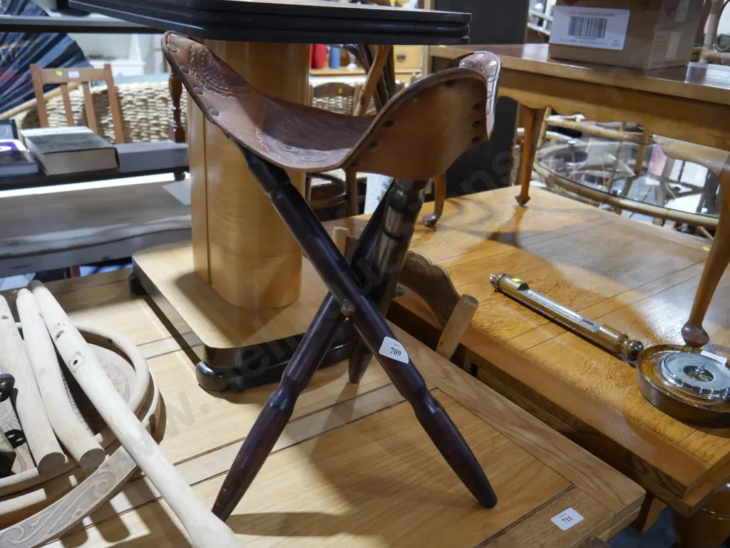 Folding stool Image 1++