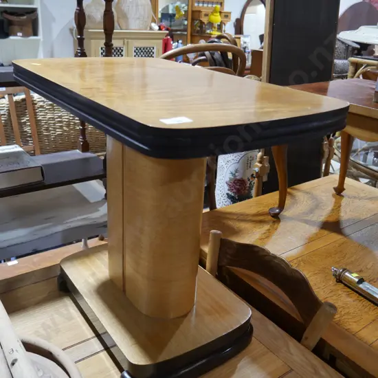 Occasional table