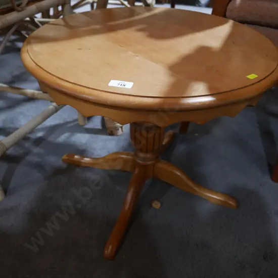 Occasional table