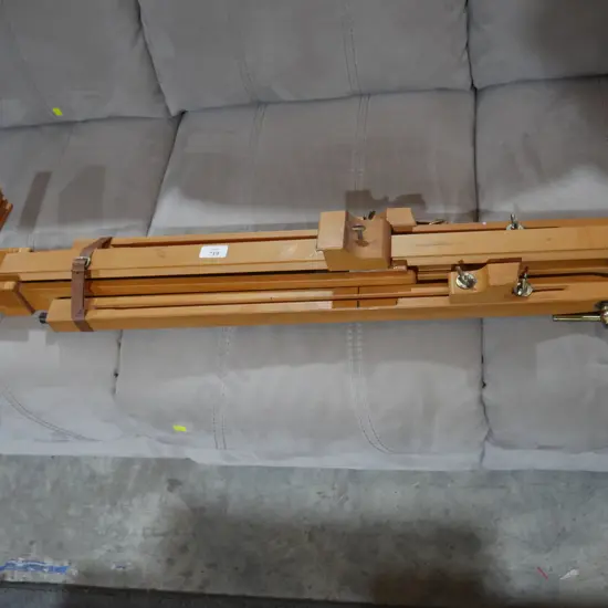 Easel