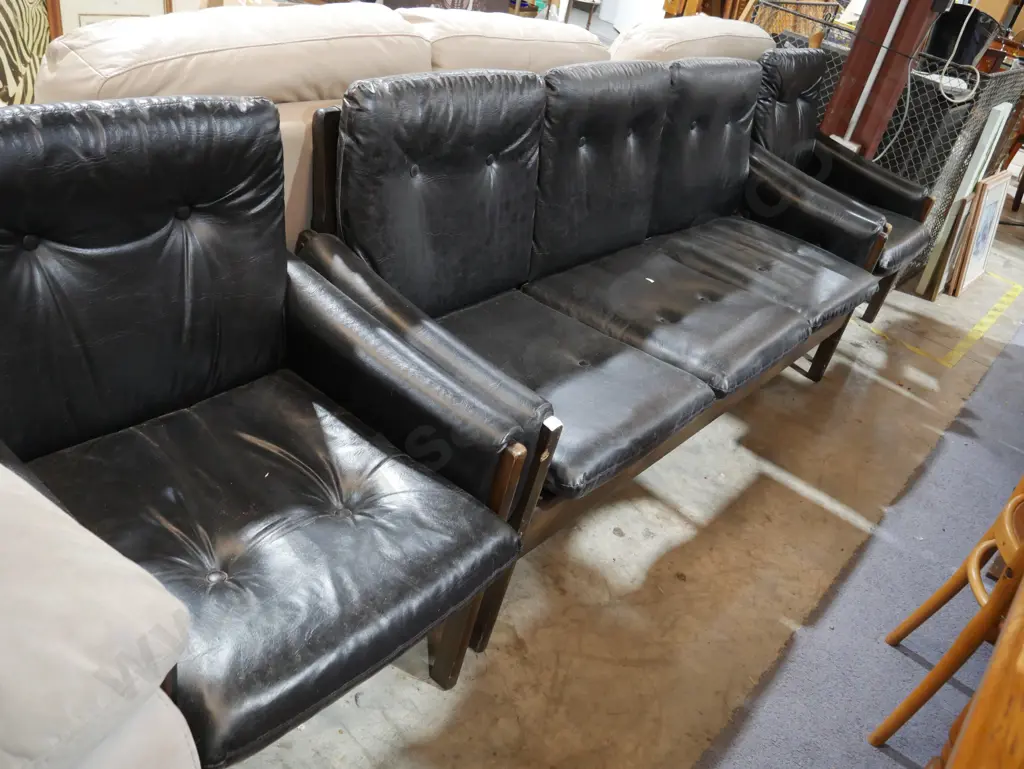 3 piece leather lounge suite Image 1++