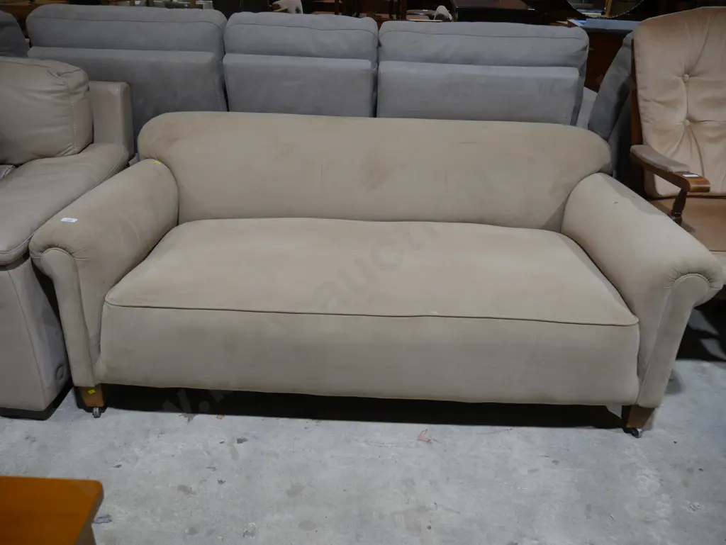 Settee Image 1++