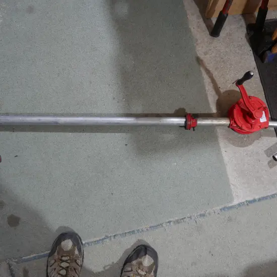 Hand pump