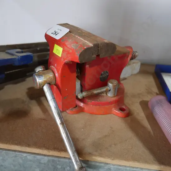 Red vice