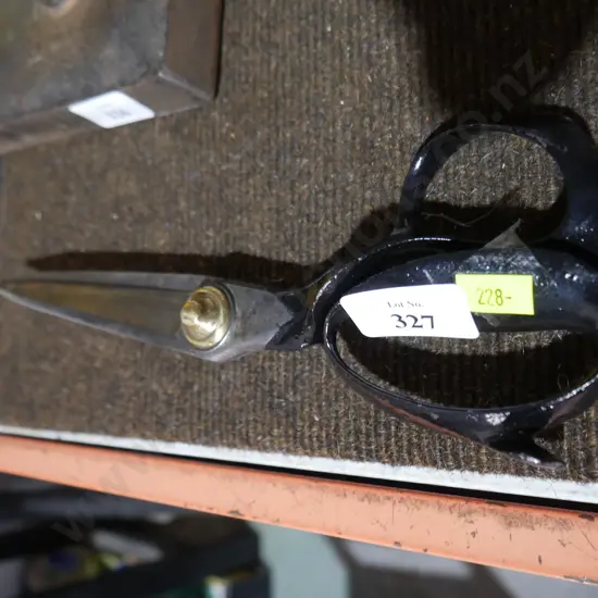 Scissors
