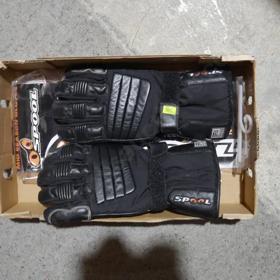 Motorcycle gloves