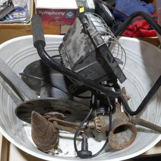 Garage sundries