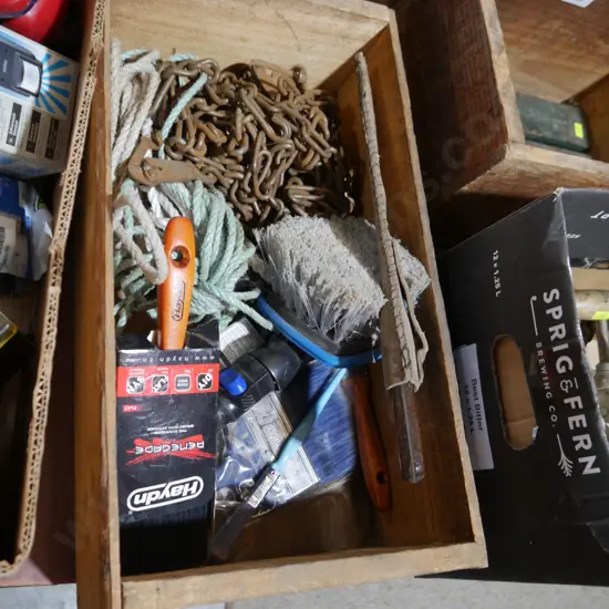 Garage sundries