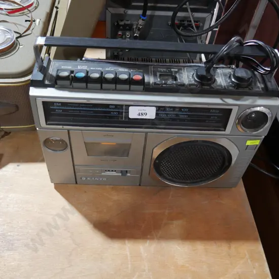 Sanyo radio