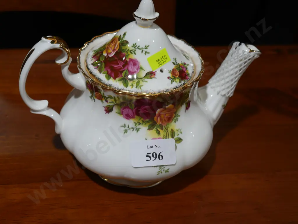 Royal Albert old country rose tea pot Image 1++