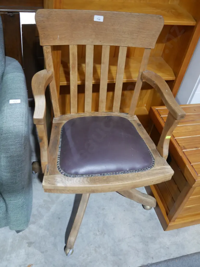 Oak captains chair Image 1++