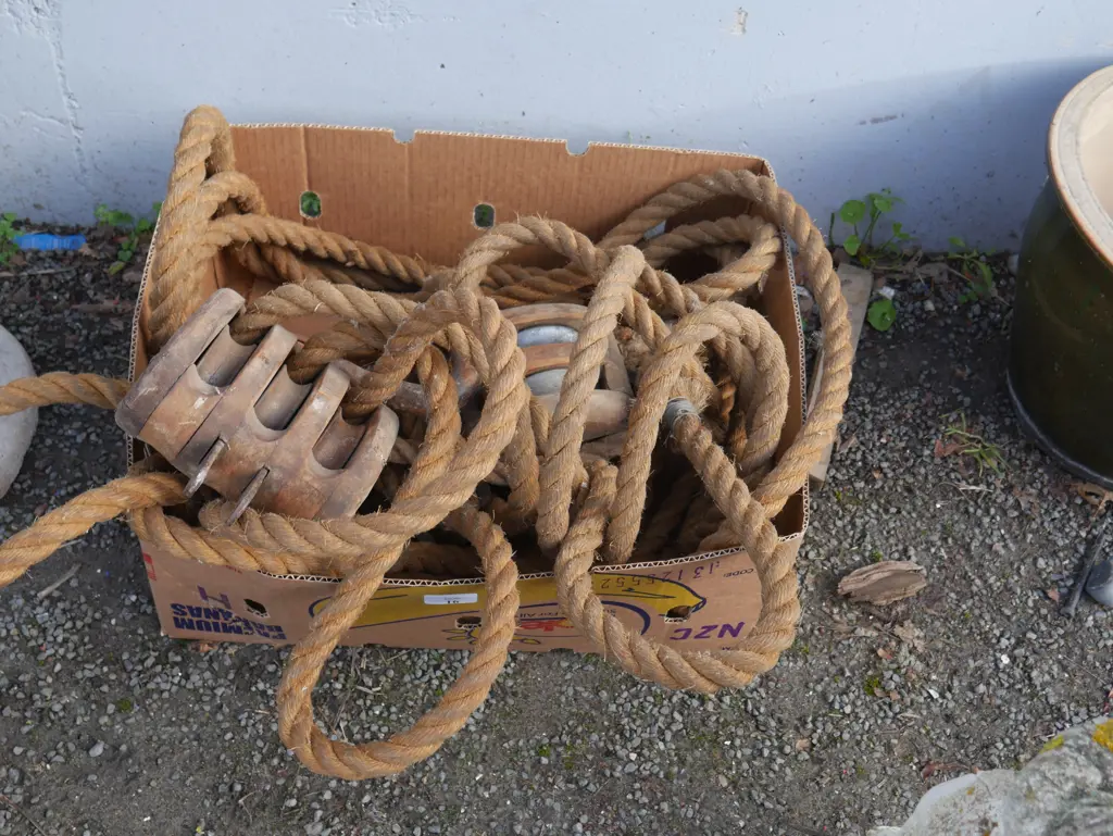 Rope block and rope Image 1++