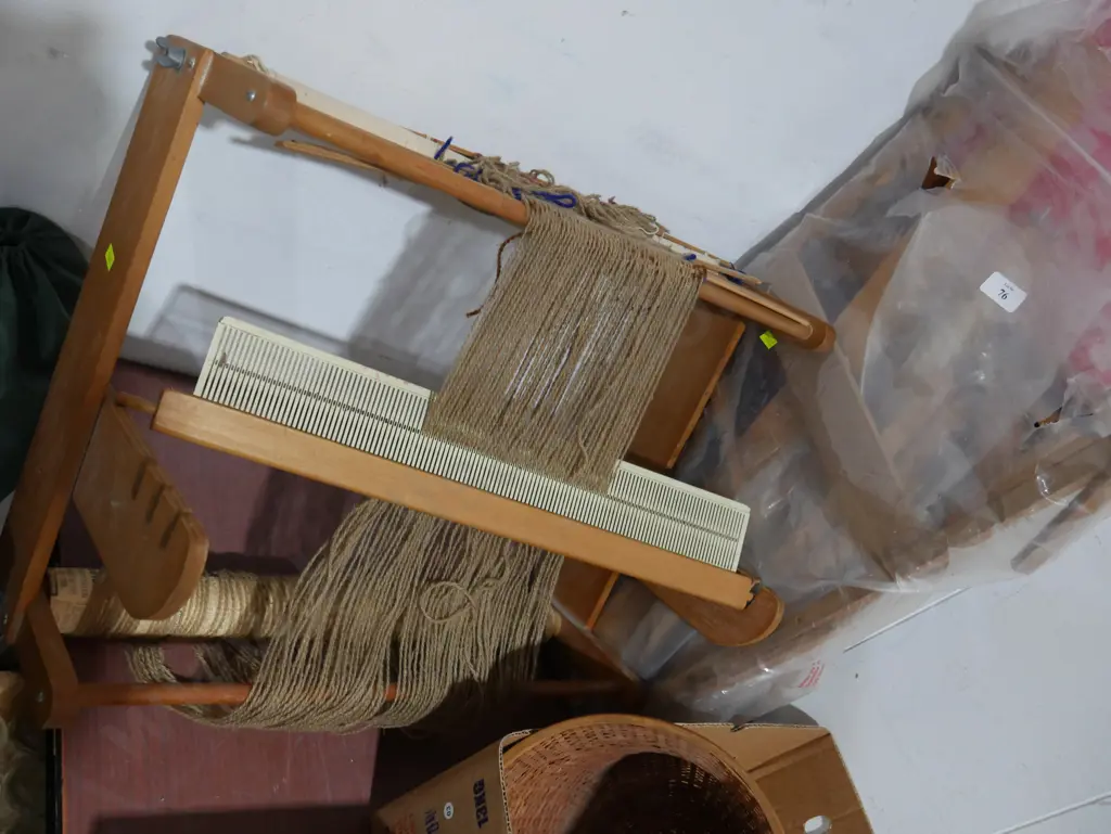 Wool loom Image 1++