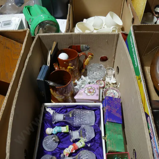 Golfing mugs, ornaments etc