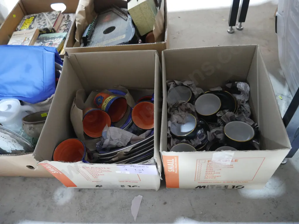 Two boxes of china Image 1++