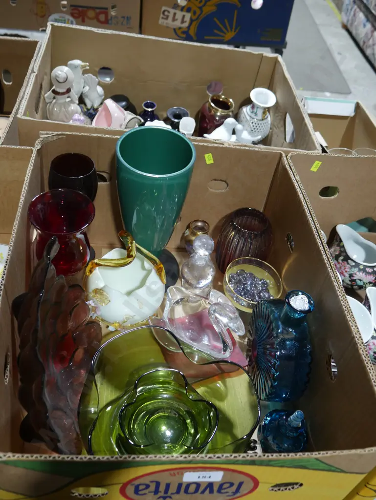 Coloured glassware Image 1++