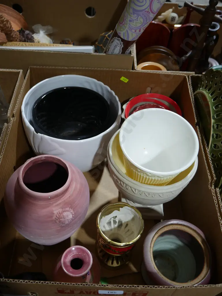 Assorted vases etc Image 1++