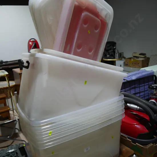 Storage containers