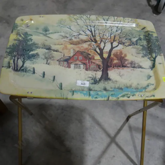 Folding tray