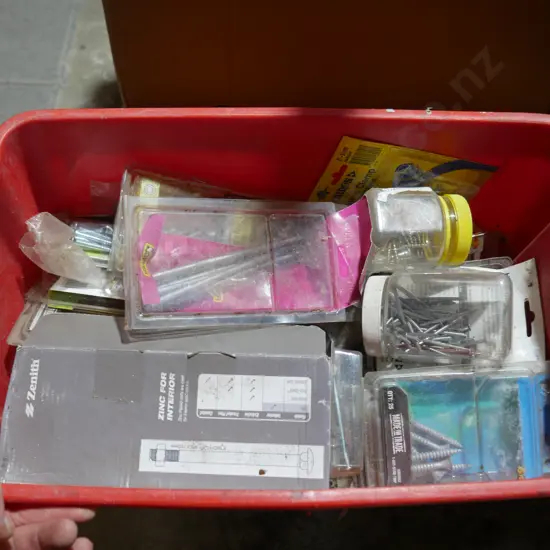 Assorted screws etc