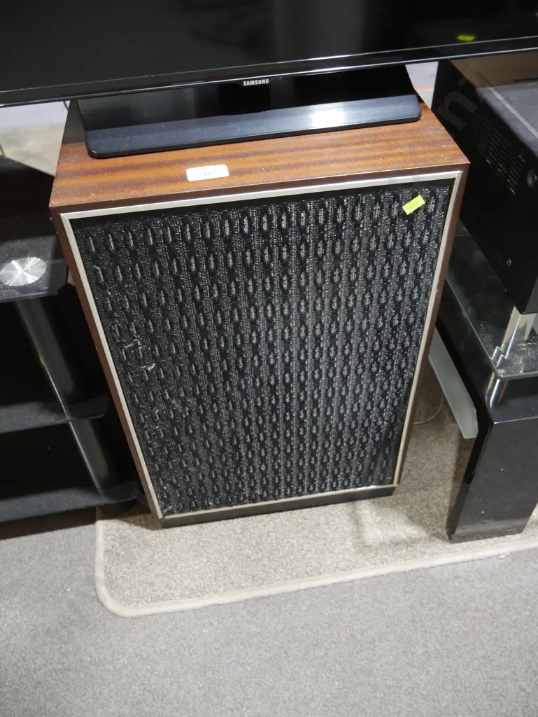 Speakers Image 1++