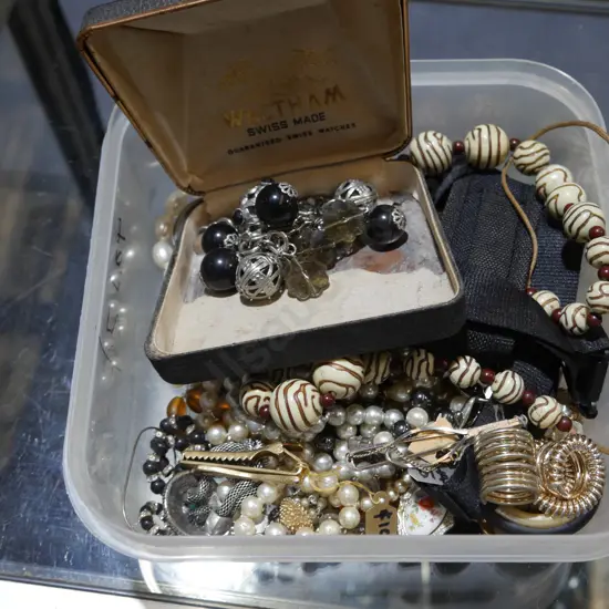 Costume jewellery