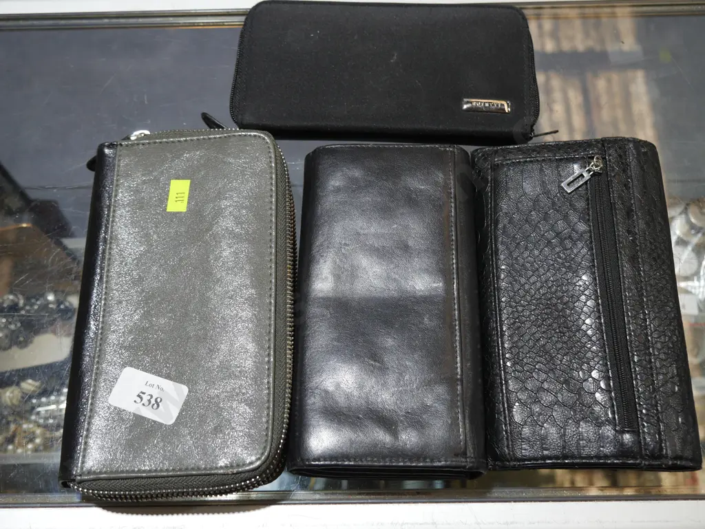 4 purses Image 1++
