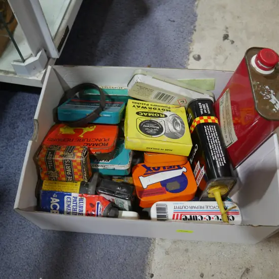 Assorted tins etc