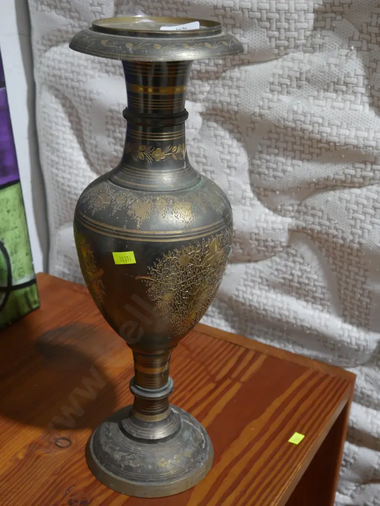 Brass vase Image 1++