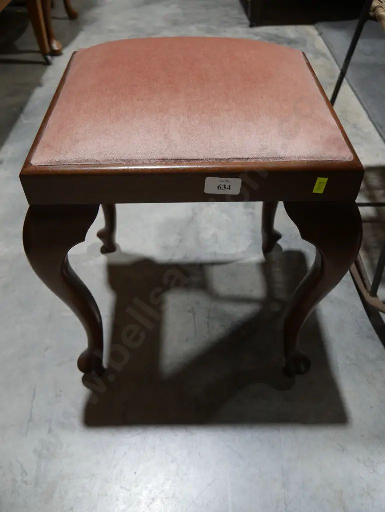 Stool Image 1++