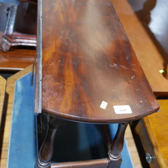 Small dropside table