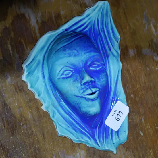 Face wall hanging