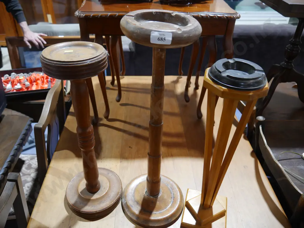 3 standing ashtrays Image 1++
