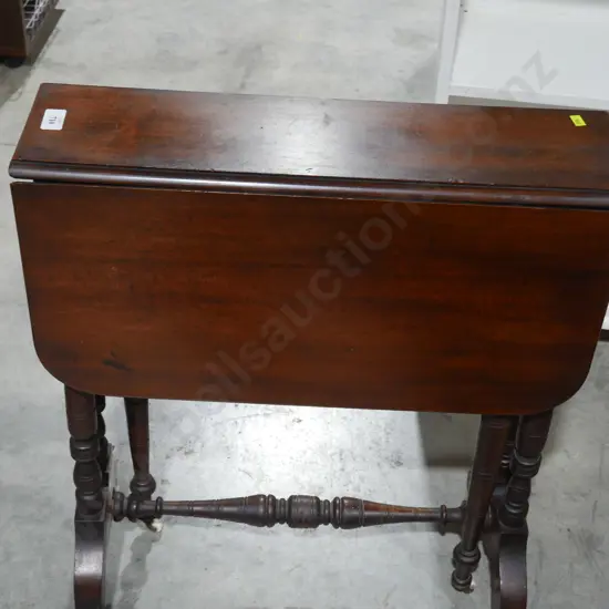 Dropside table