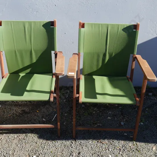 2 fold up outdoor chairs