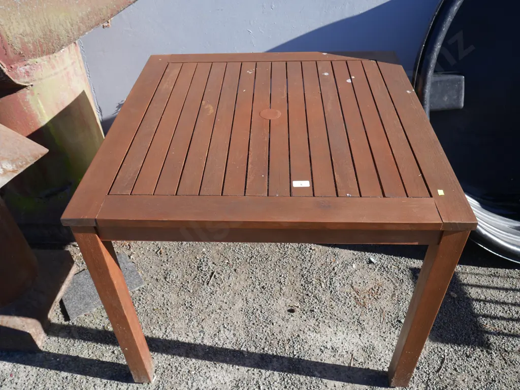 Outdoor table Image 1++