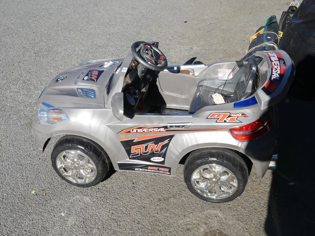 Childs ride on car - faulty Image 1++