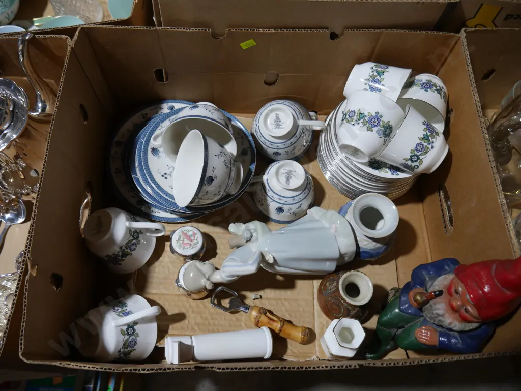 Assorted China and ornaments Image 1++