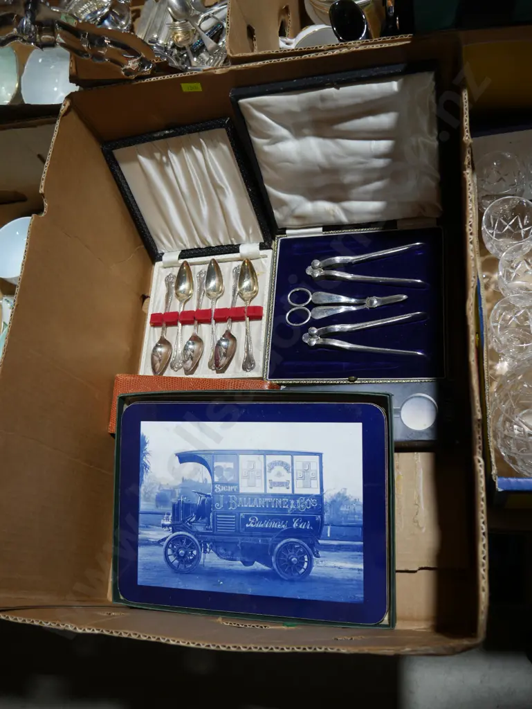 Cutlery sets, placement etc Image 1++