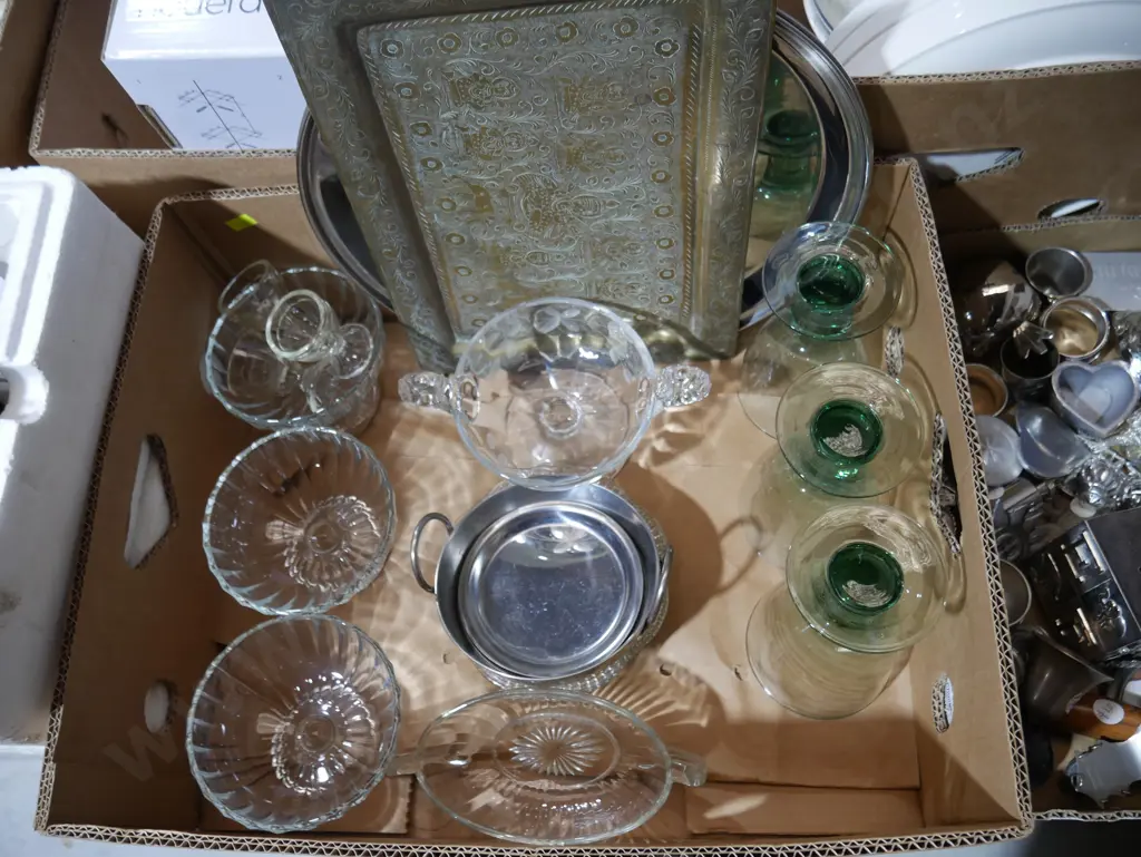 Glassware and EP trays Image 1++